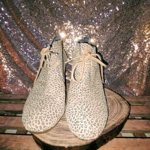 Toms lace up Wedged bootie Desert Cheetah size 8.5